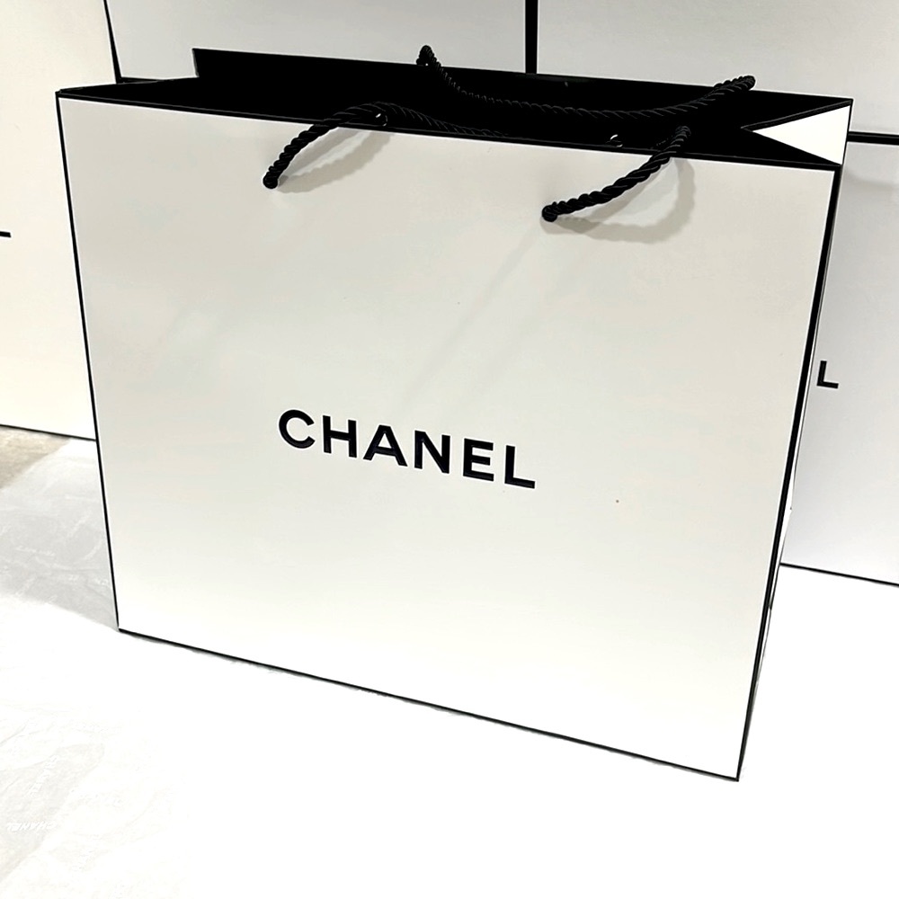 Chanel Bag - Picture 3 of 8